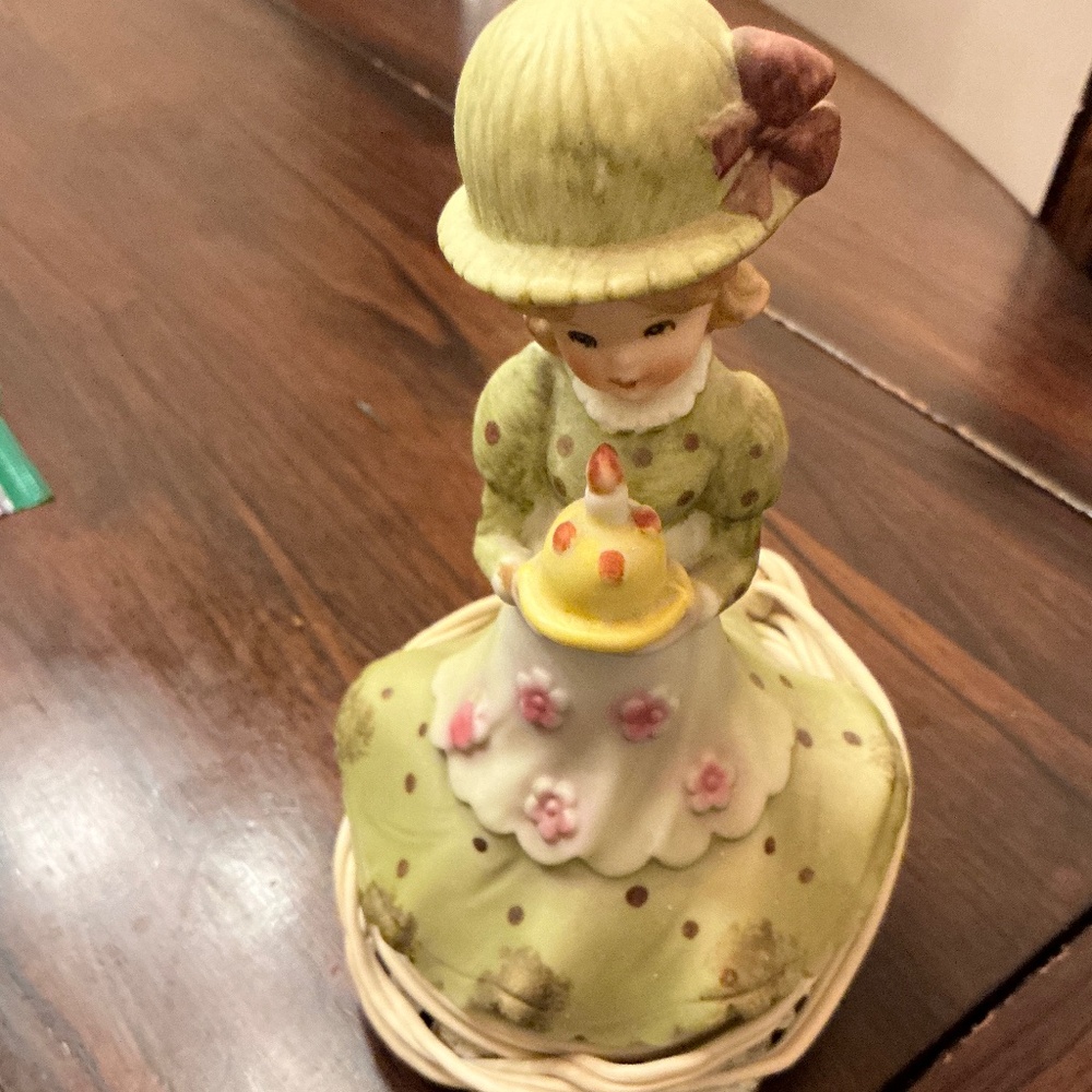 Vintage ceramic “happy birthday” nightlight/bedside lamp